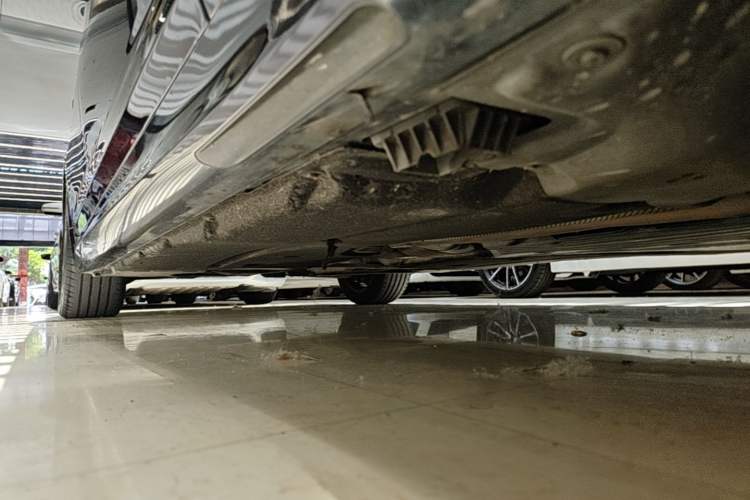Used BMW 5 Series 2021 Facelifted 525Li M Sport Package Right Side Sill