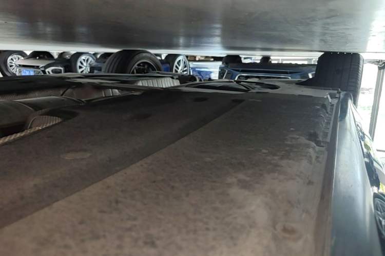 Used BMW 5 Series 2021 Facelifted 525Li M Sport Package Right Side Sill