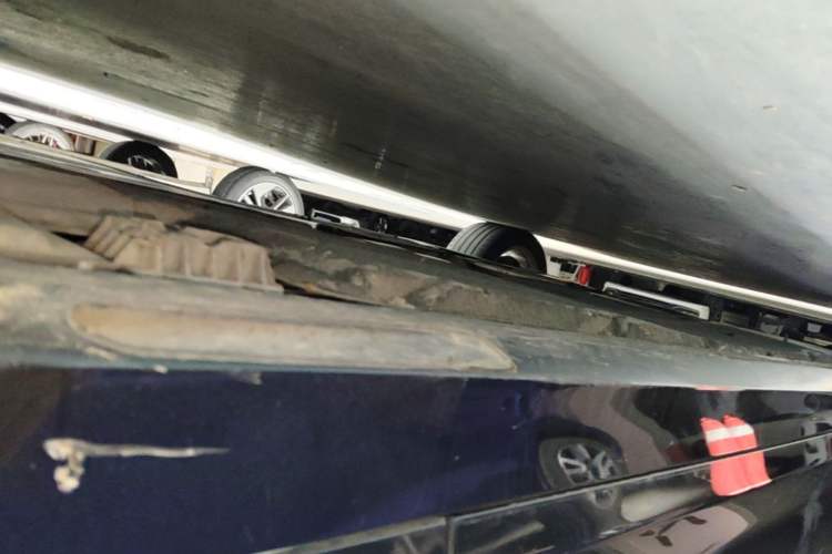 Used BMW 5 Series 2021 Updated Version 525Li Luxury Package Right Side Sill