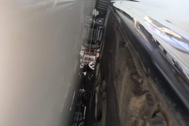 Used BMW 5 Series 2021 Facelifted 525Li M Sport Package Right Side Sill