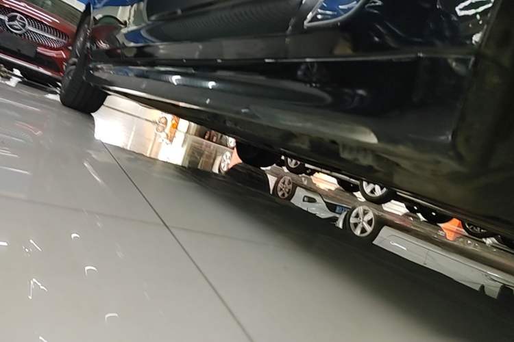 Used BMW 5 Series 2021 Facelifted 525Li M Sport Package Right Side Sill