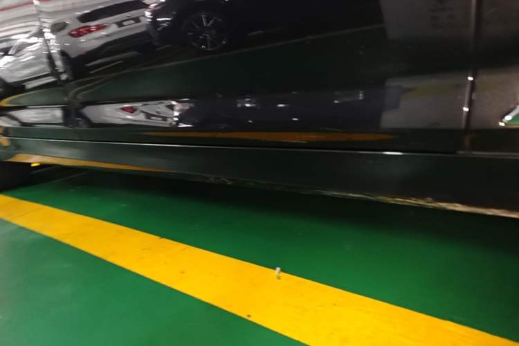 Used BMW 5 Series 2021 525Li Luxury Package Right Side Sill