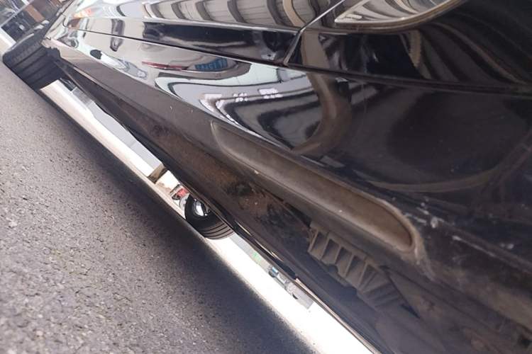 Used BMW 5 Series 2021 530Li Leading Luxury Package Right Side Sill