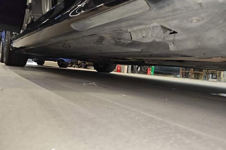 Used BMW 5 Series 2021 530Li Leading Model M Sport Package Right Side Sill
