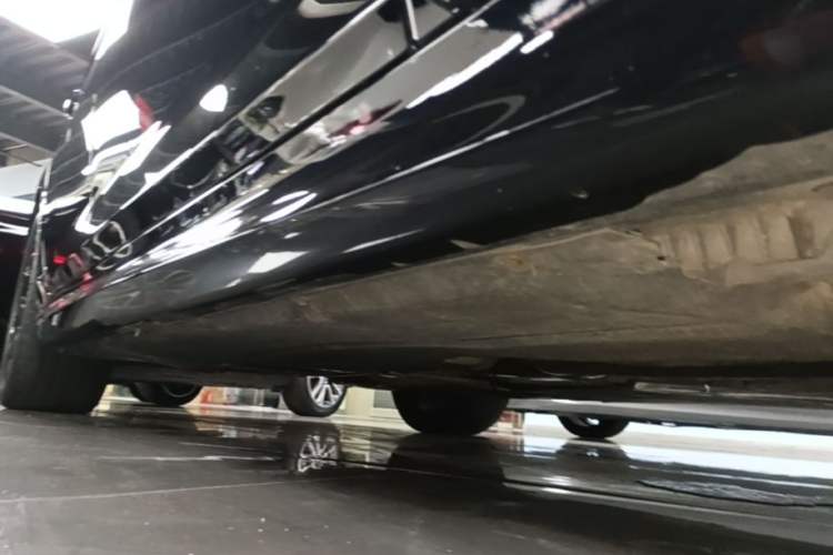 Used BMW 5 Series 2021 Restyled 540i Sport Line with M Sports Package Right Side Sill