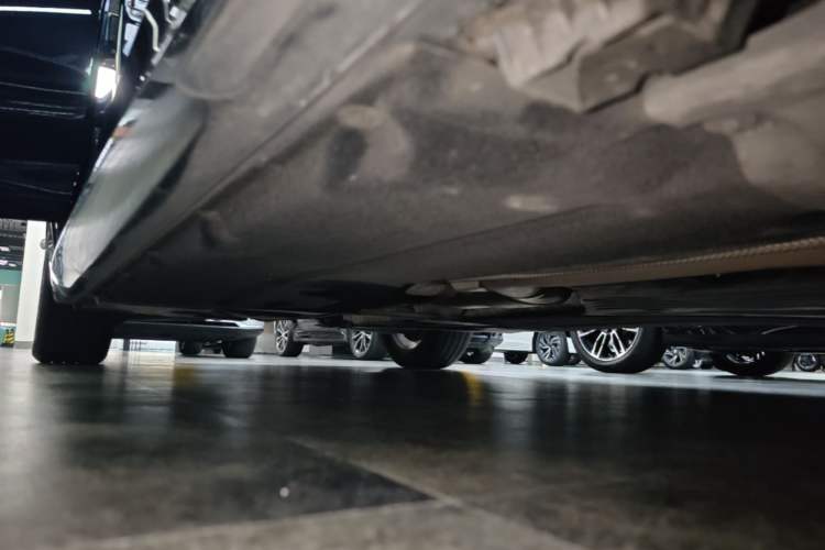 Used BMW 5 Series 2021 525Li M Sport Package Right Side Sill