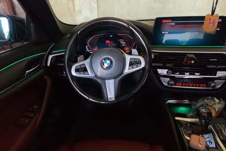 Used BMW 5 Series 2021 530Li Luxury Edition M Sport Package Steering Wheel