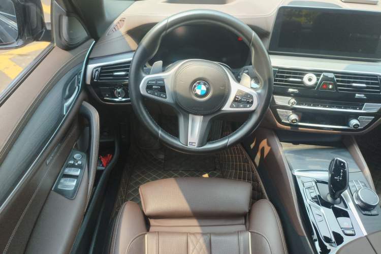Used BMW 5 Series 2021 530Li Luxury Edition M Sport Package Steering Wheel