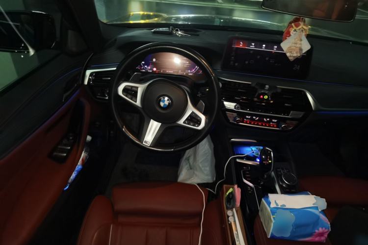 Used BMW 5 Series 2021 530Li Luxury Edition M Sport Package Steering Wheel