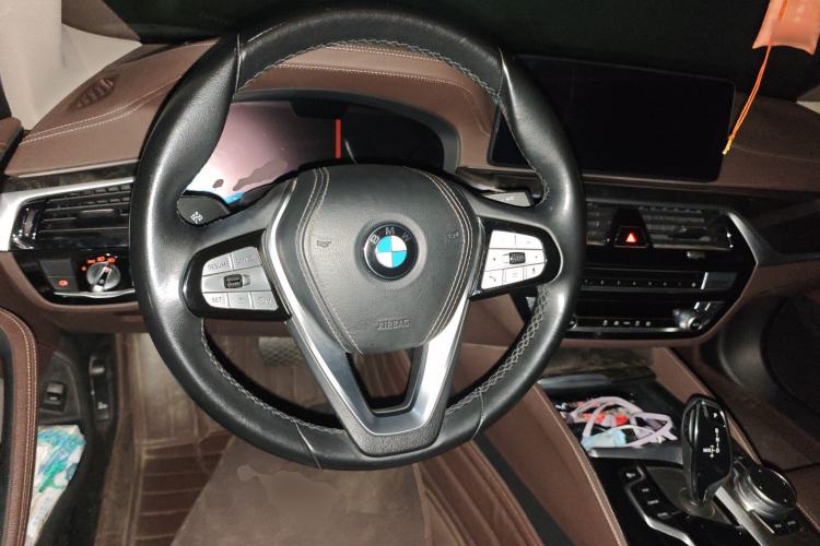 Used BMW 5 Series 2021 525Li Luxury Package Steering Wheel