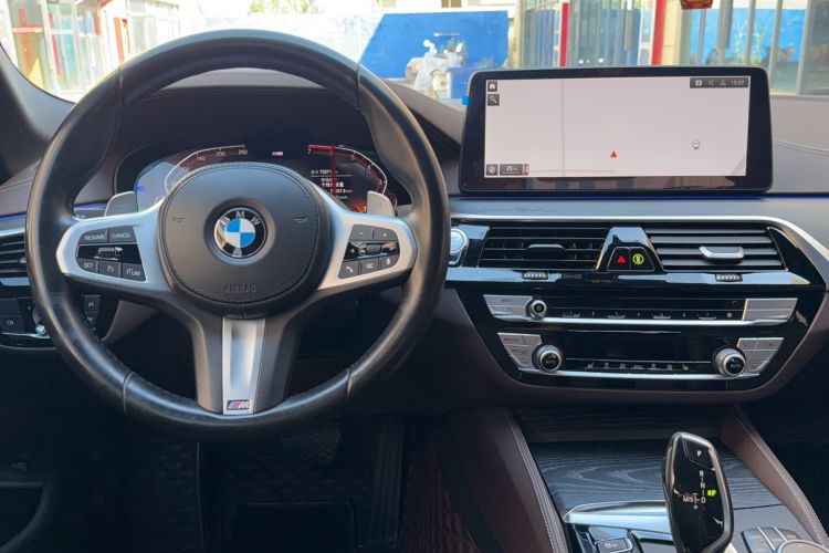 Used BMW 5 Series 2021 530Li Leading Model M Sport Package Steering Wheel