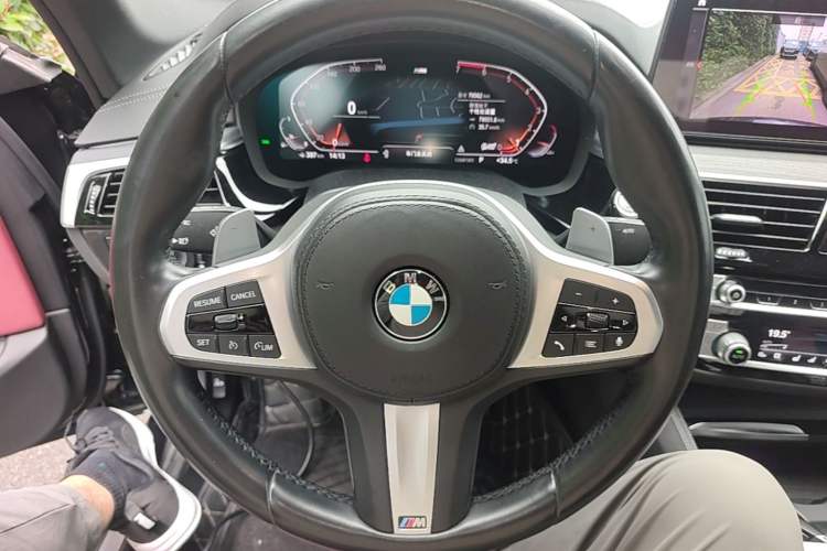 Used BMW 5 Series 2021 530Li Luxury Edition M Sport Package Steering Wheel