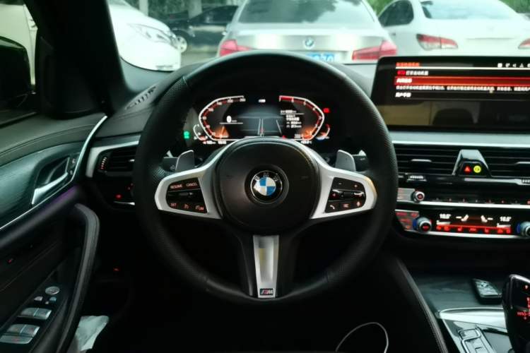 Used BMW 5 Series 2021 Facelifted 530Li Leading Edition M Sport Package Steering Wheel