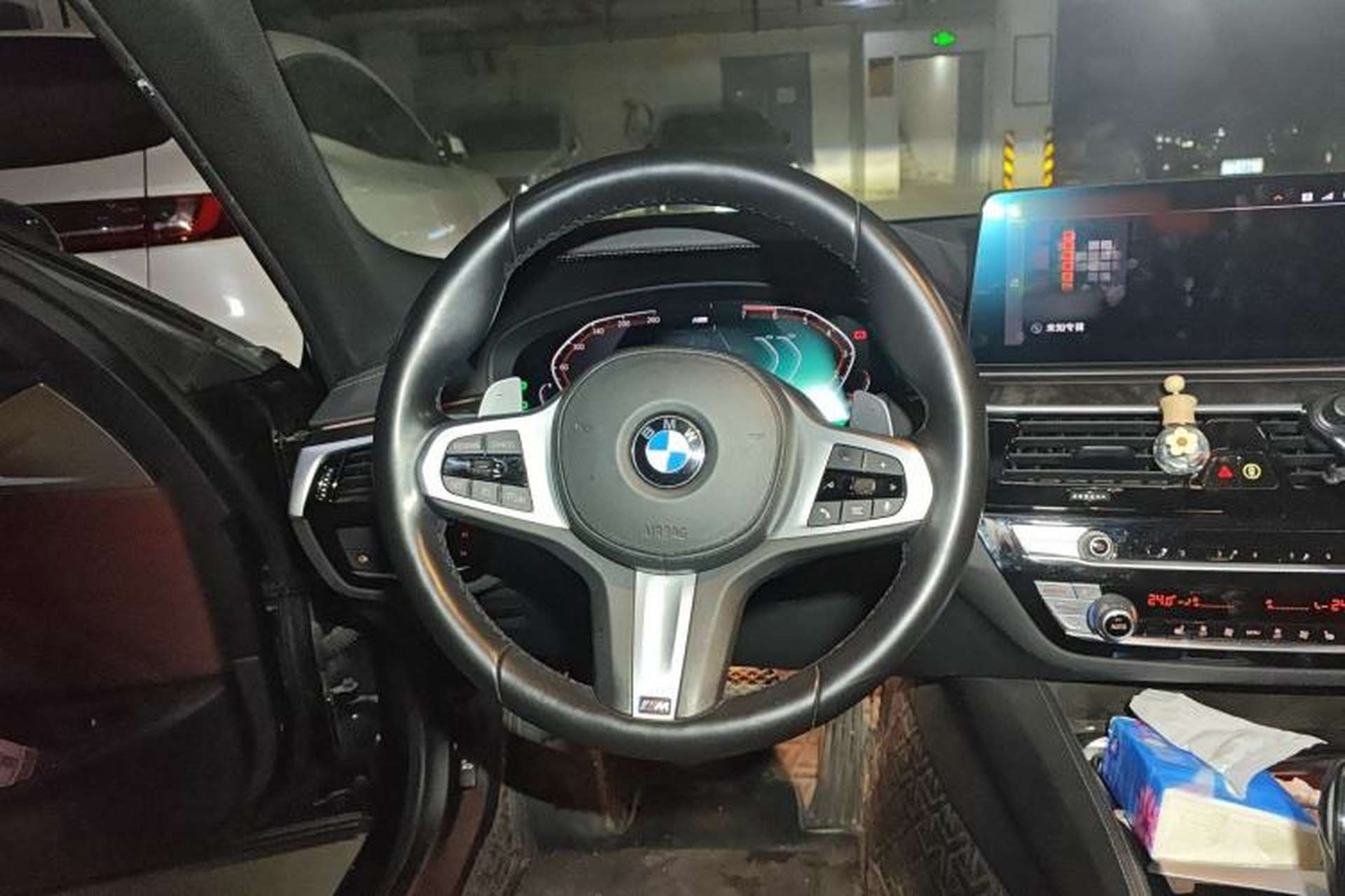 Used BMW 5 Series 2021 530Li Leading Model M Sport Package Steering Wheel
