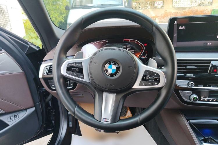 Used BMW 5 Series 2021 530Li Luxury Edition M Sport Package Steering Wheel