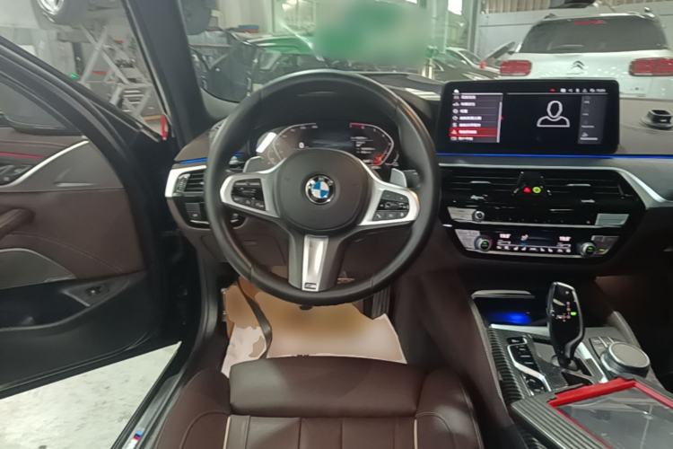Used BMW 5 Series 2021 530Li Luxury Edition M Sport Package Steering Wheel