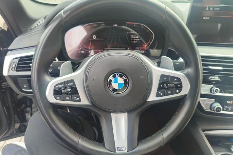 Used BMW 5 Series 2021 530Li Luxury Edition M Sport Package Steering Wheel