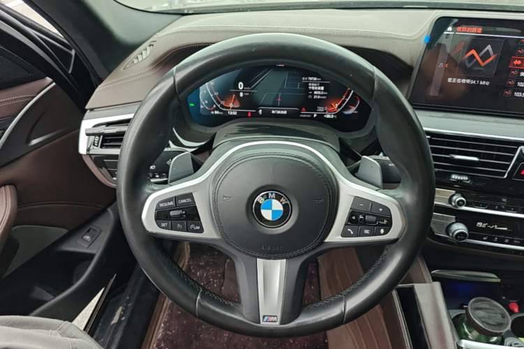 Used BMW 5 Series 2021 530Li Leading Model M Sport Package Steering Wheel