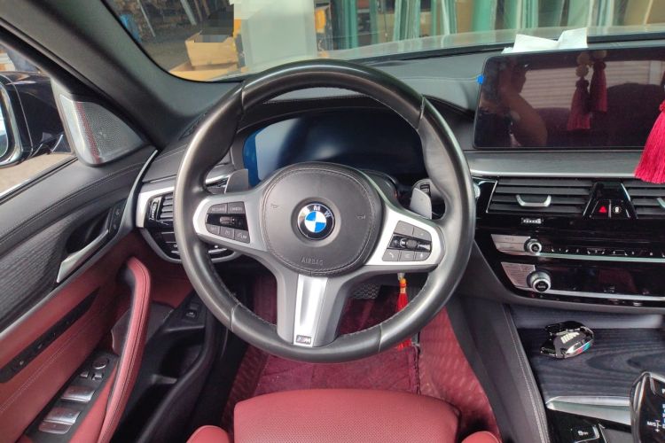 Used BMW 5 Series 2021 530Li Luxury Edition M Sport Package Steering Wheel