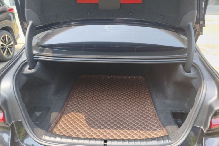 Used BMW 5 Series 2021 530Li Luxury Edition M Sport Package Trunk