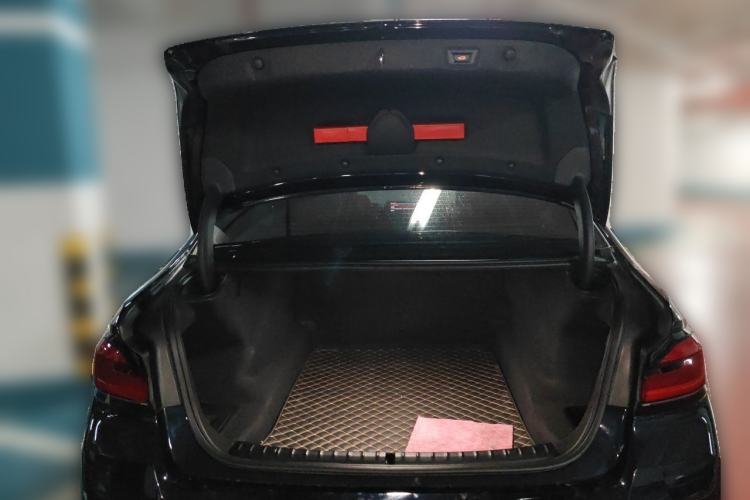 Used BMW 5 Series 2021 525Li M Sport Package Trunk