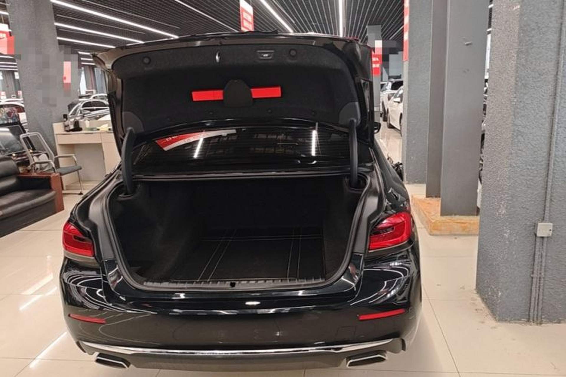 Used BMW 5 Series 2021 Updated Version 525Li Luxury Package Trunk