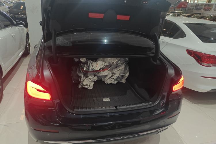 Used BMW 5 Series 2021 Restyled 530Li Leading Edition Luxury Package Trunk