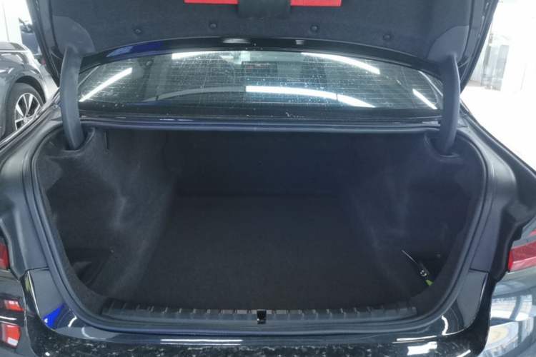 Used BMW 5 Series 2021 525Li Luxury Package Trunk
