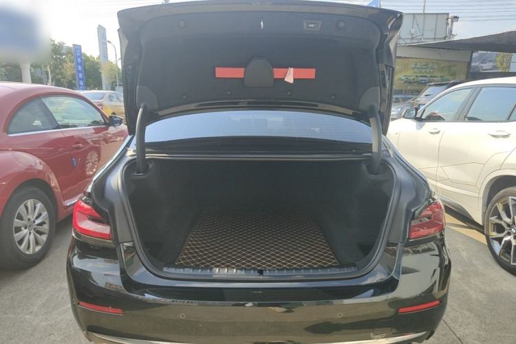 Used BMW 5 Series 2021 525Li Luxury Package Trunk