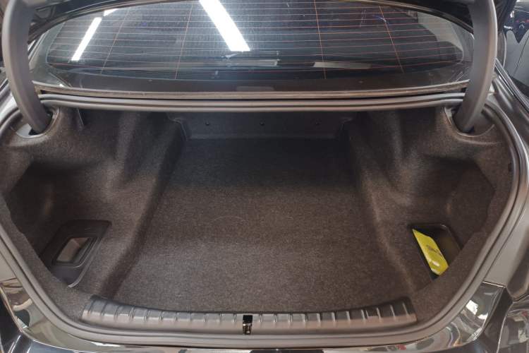 Used BMW 5 Series 2021 525Li Luxury Package Trunk