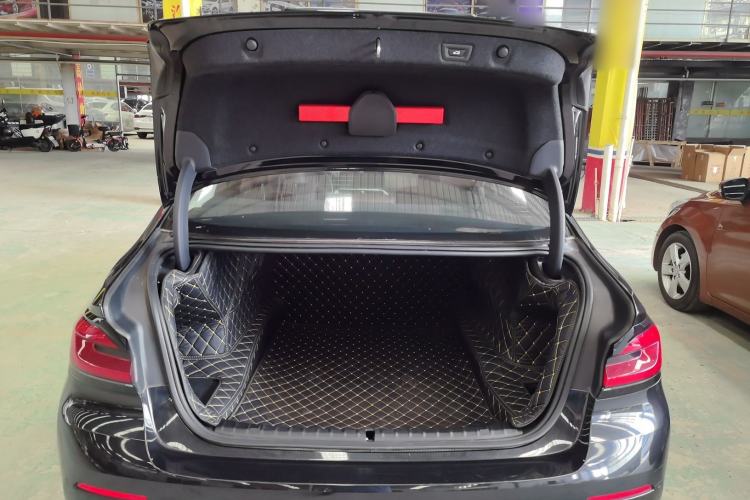 Used BMW 5 Series 2021 525Li Luxury Package Trunk