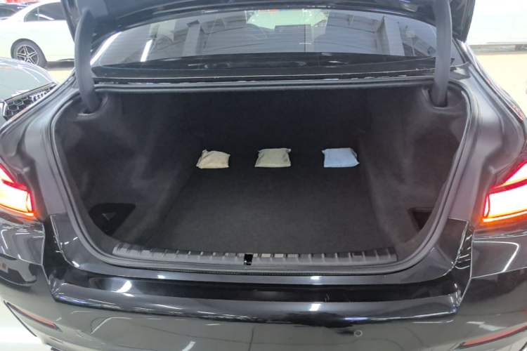 Used BMW 5 Series 2021 525Li M Sport Package Trunk
