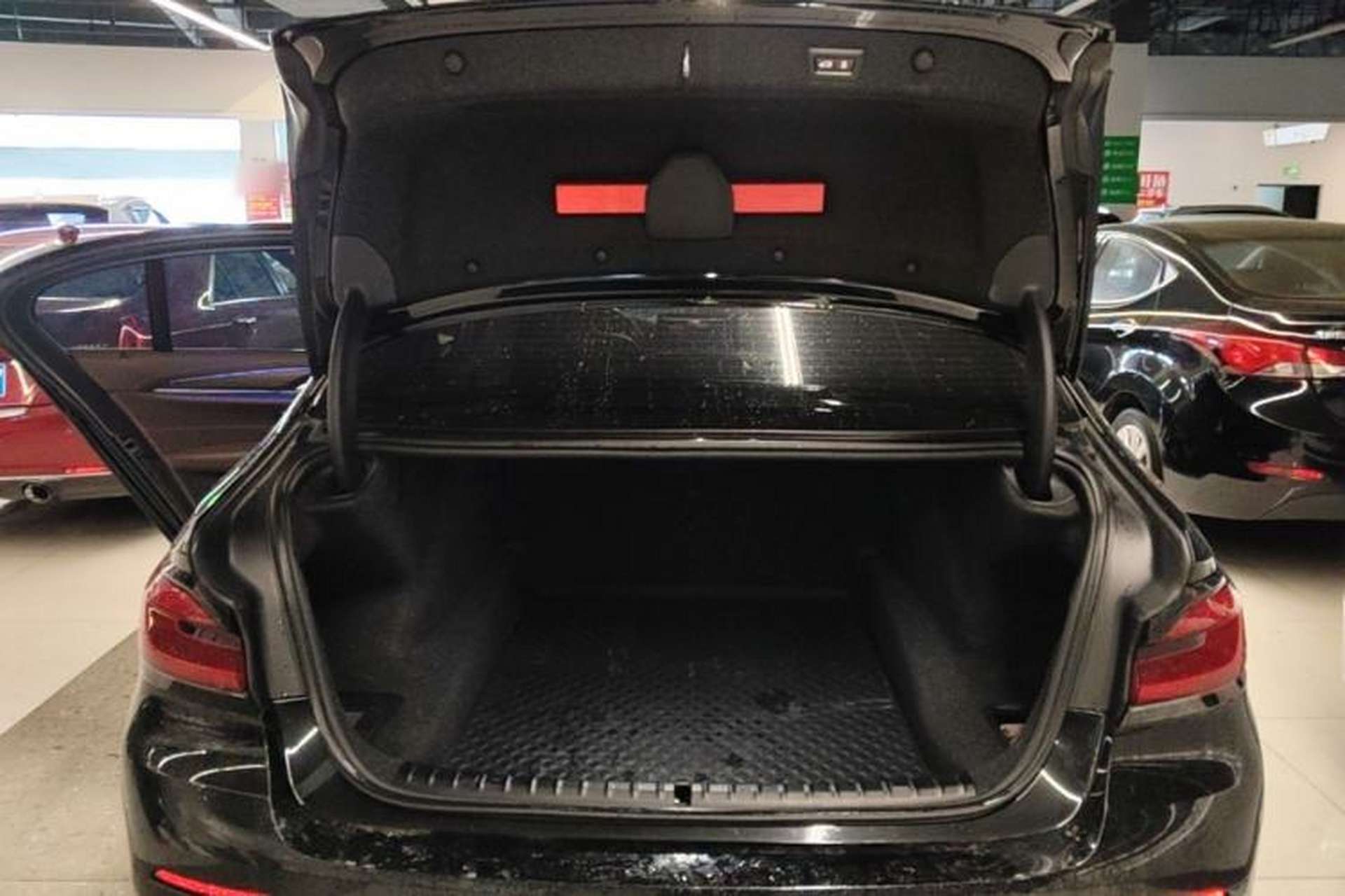 Used BMW 5 Series 2021 530Li Leading Luxury Package Trunk