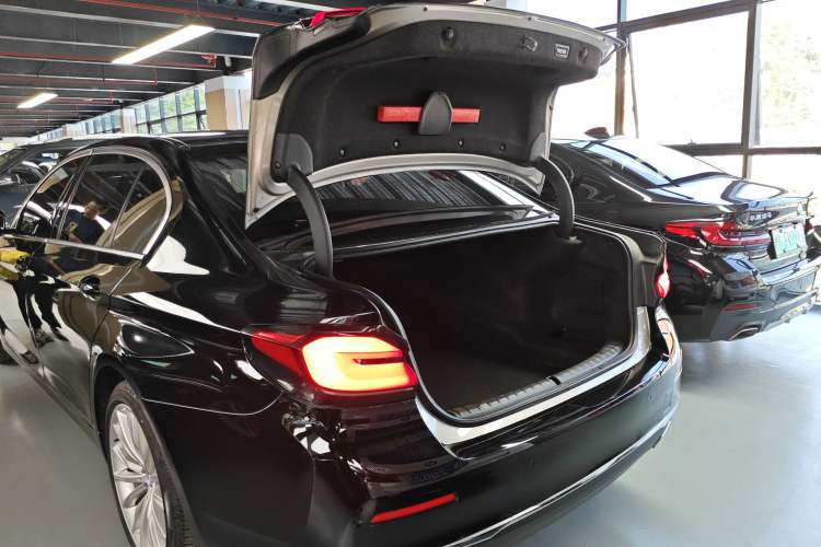 Used BMW 5 Series 2021 530Li Luxury Edition Premium Package Trunk