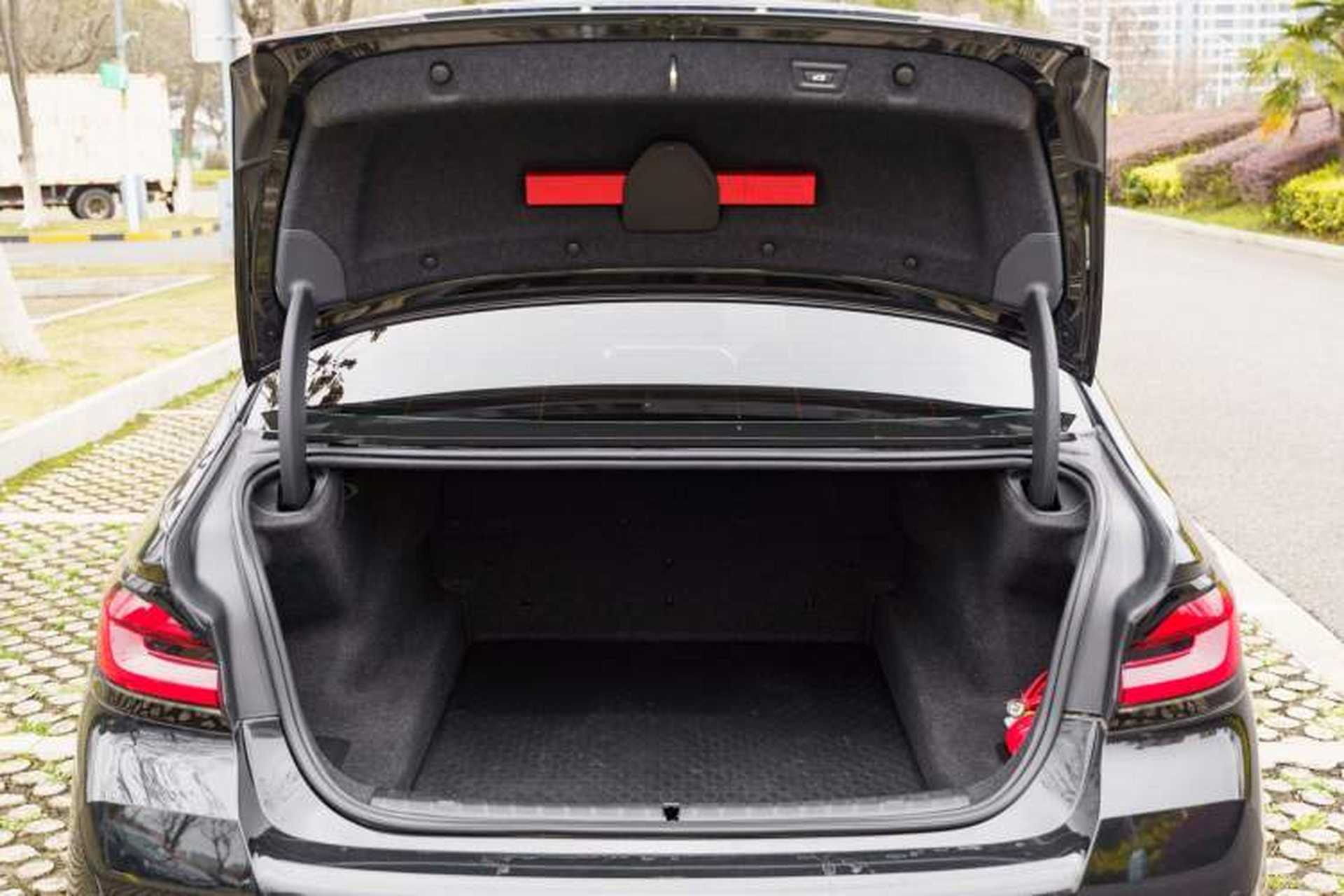 Used BMW 5 Series 2021 Facelifted 530Li Leading Edition M Sport Package Trunk