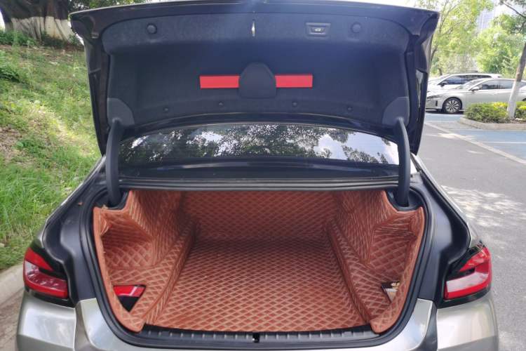 Used BMW 5 Series 2021 525Li M Sport Package Trunk