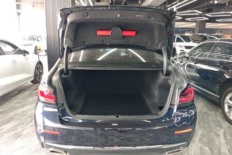 Used BMW 5 Series 2021 530Li Luxury Edition Premium Package Trunk