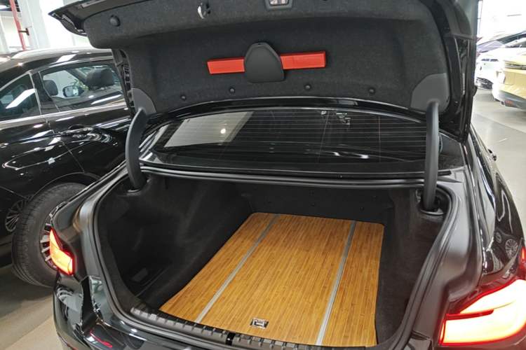 Used BMW 5 Series 2021 Updated 530Li Luxury Package Premium Edition Trunk