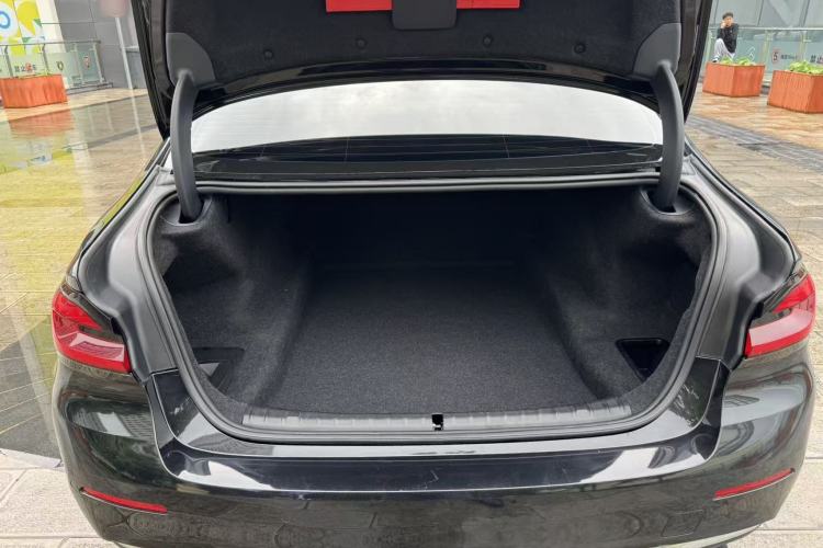 Used BMW 5 Series 2021 530Li Luxury Edition Premium Package Trunk