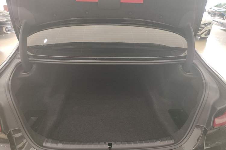 Used BMW 5 Series 2021 Restyled 530Li Leading Edition Luxury Package Trunk
