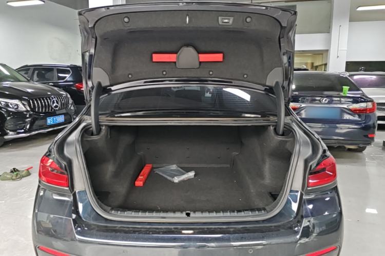 Used BMW 5 Series 2021 525Li M Sport Package Trunk
