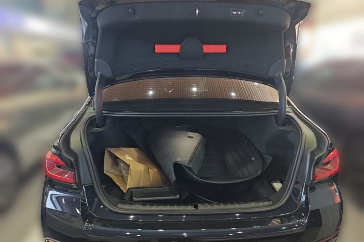 Used BMW 5 Series 2021 530Li Luxury Edition M Sport Package Trunk