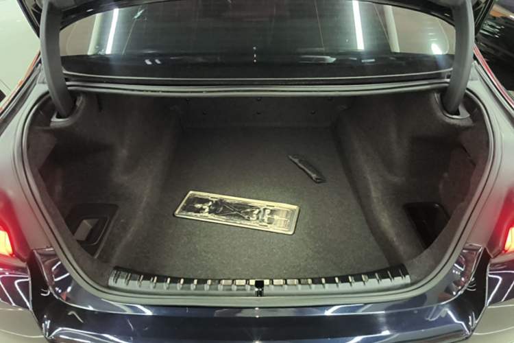 Used BMW 5 Series 2021 525Li M Sport Package Trunk