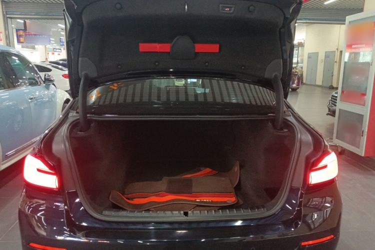 Used BMW 5 Series 2021 525Li Luxury Package Trunk