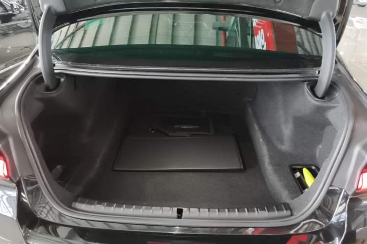 Used BMW 5 Series 2021 530Li Leading Model M Sport Package Trunk