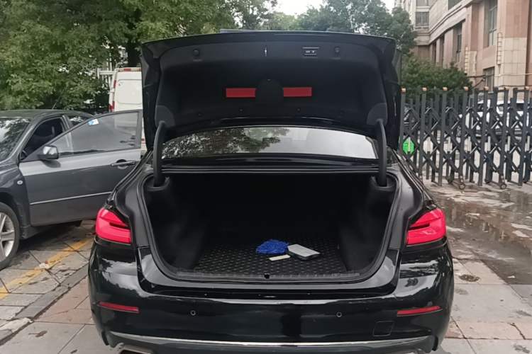 Used BMW 5 Series 2021 530Li Luxury Edition Premium Package Trunk