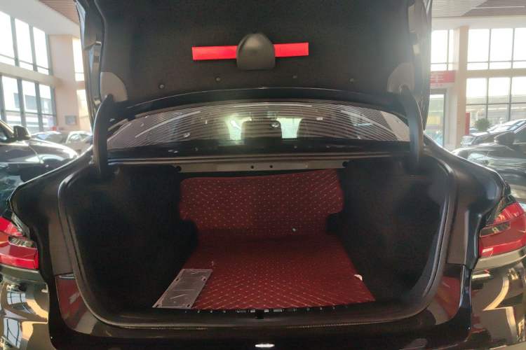 Used BMW 5 Series 2021 525Li Luxury Package Trunk