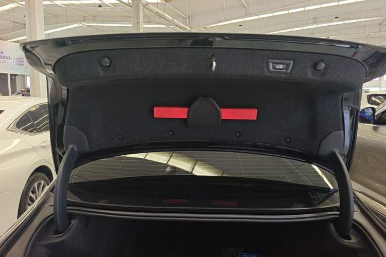 Used BMW 5 Series 2021 Facelifted 525Li M Sport Package Trunk