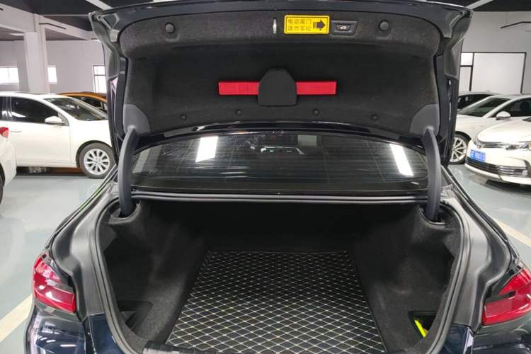 Used BMW 5 Series 2021 525Li Luxury Package Trunk