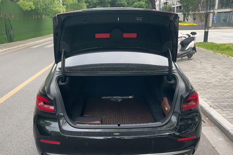 Used BMW 5 Series 2021 530Li Leading Luxury Package Trunk